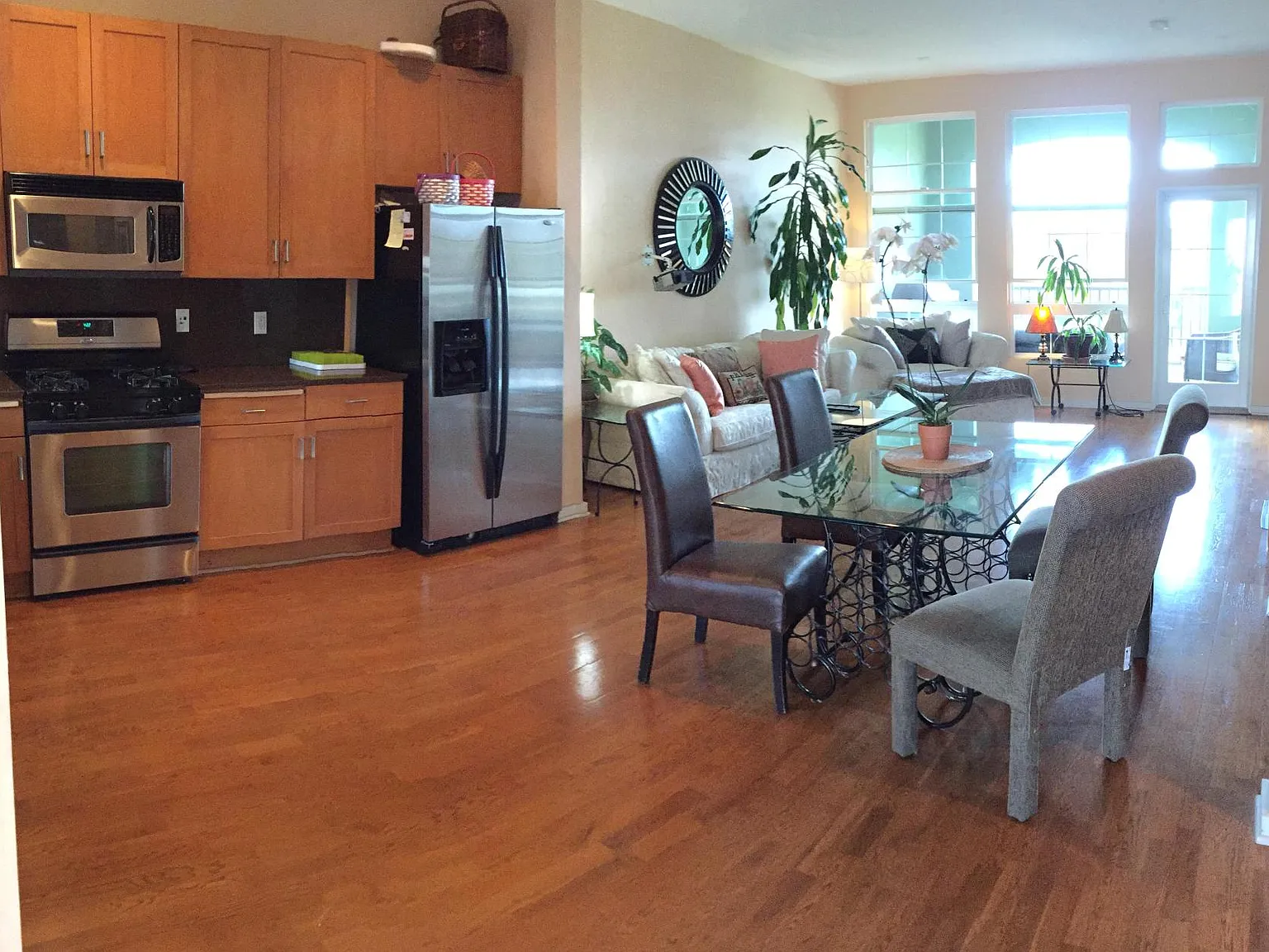 2 bed, 1080 sqft, $4,899 — Photo 3