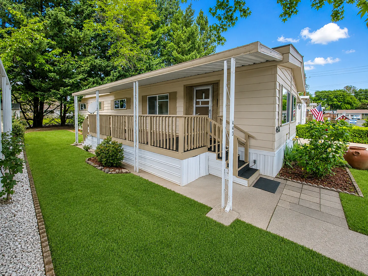 3 bed, 1100 sqft, $1,550 — Photo 3