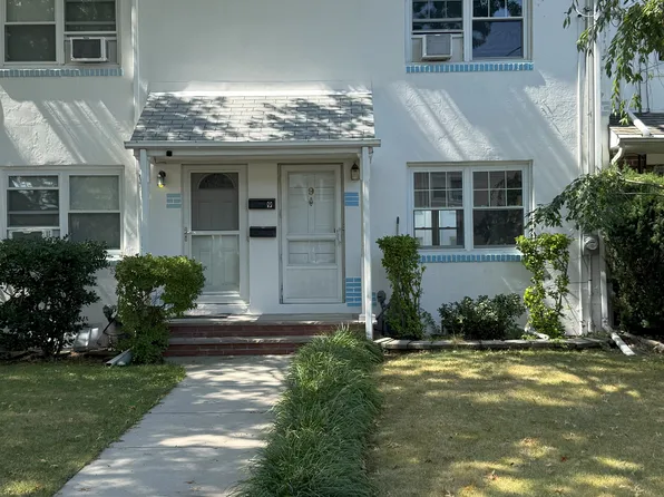 9 Roosevelt Ct, Metuchen, NJ 08840