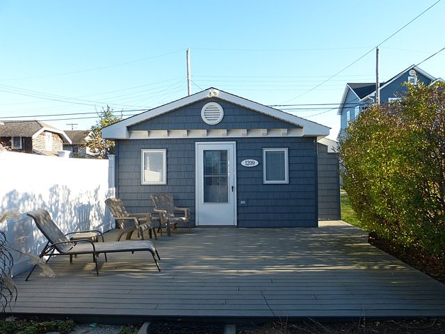 1st image of 1209 Simpson Ave