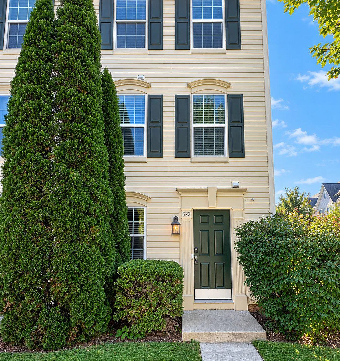 3 bed, 2.5 bath, 1814 sqft, $2,450 — Photo 1