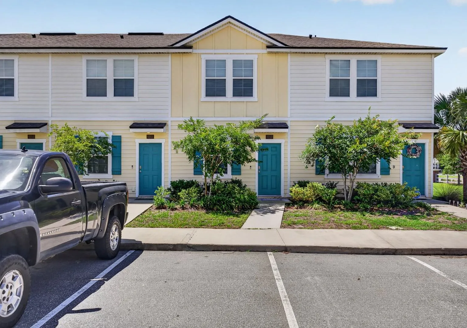 Townhome in Rivergate — Photo 1