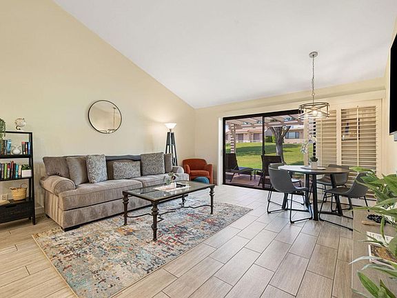4th image of 40733 La Costa Cir E