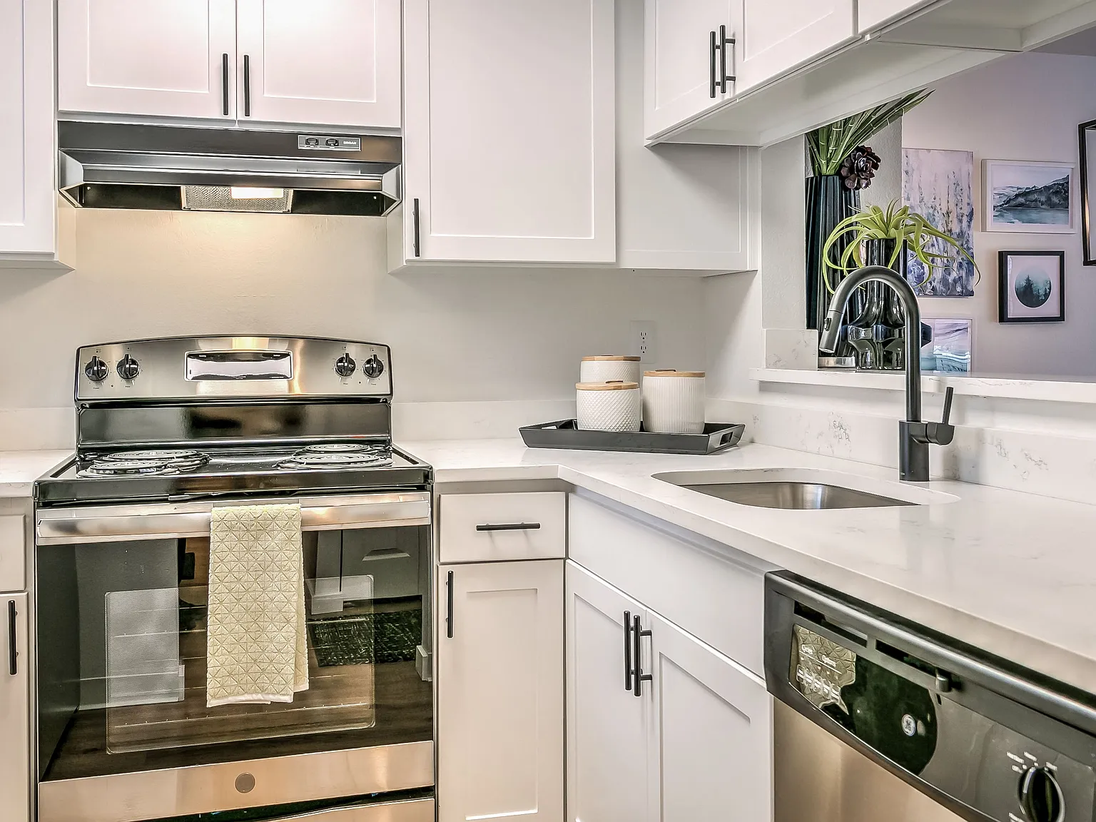 Reedhouse Apartments — Photo 2