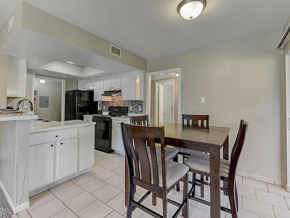 S Twin Creek Dr-014