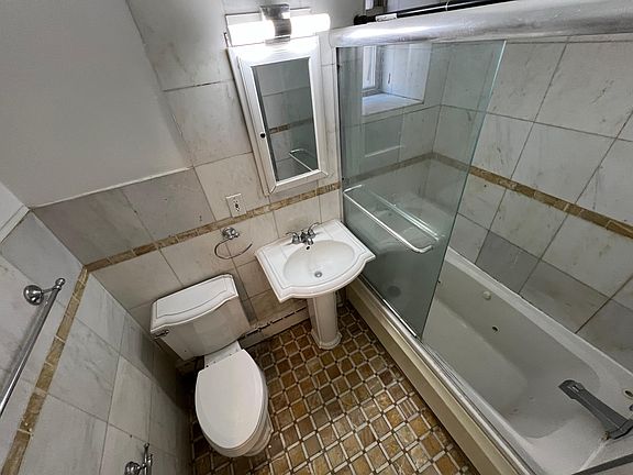 4th image of 39-47 Duncan Ave #1B