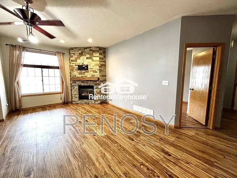 950 67th St #410 — Photo 9