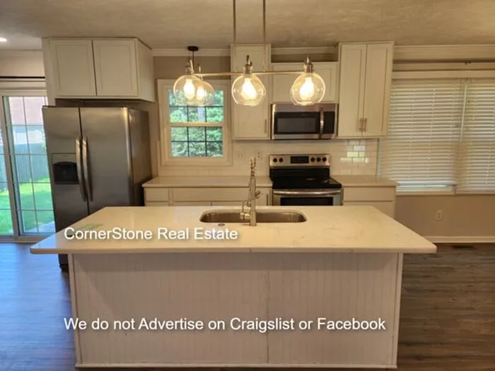 3 bed, 2.0 bath, 1401 sqft, $1,700 — Photo 4