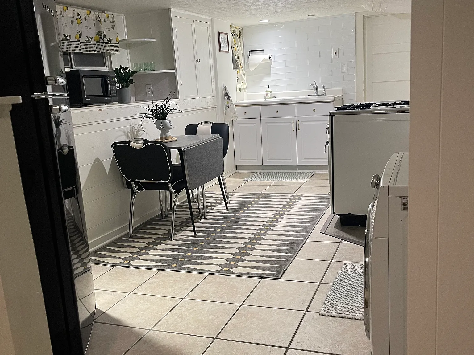 1 bed, 750 sqft, $1,600 — Photo 4