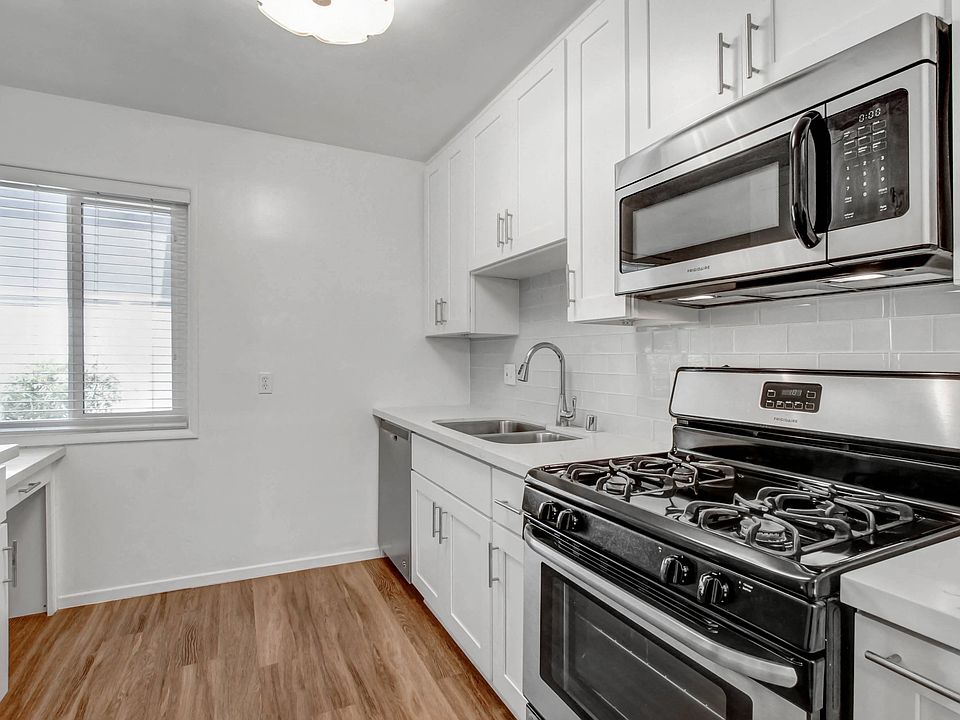 1st image of 858-860 3rd St #19