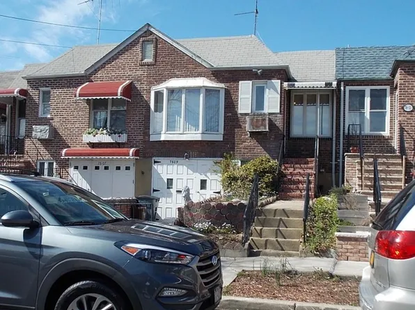 7609 58th Rd, Middle Village, NY 11379