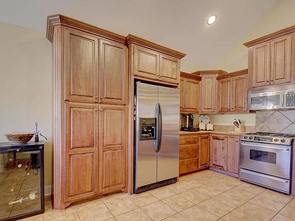 3rd image of 104 Shadowbrook Ln