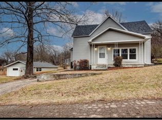 510 Lockhart St, Crane, MO 65633