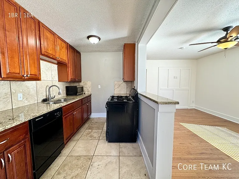 4328 Roanoke Pkwy #206 — Photo 6