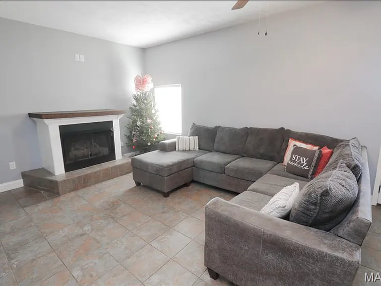 21579 Harlan Ln #1A — Photo 4