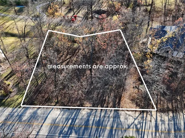 91 Hogan Dr, Lake Ozark, MO 65049