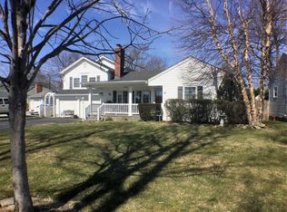 31 Chichester Ave, Amityville, NY 11701