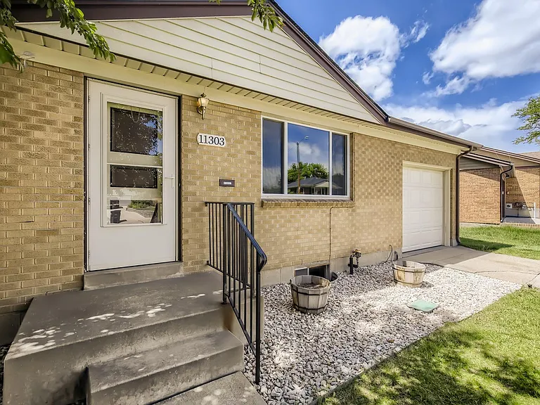 11303 Corona Dr — Photo 27