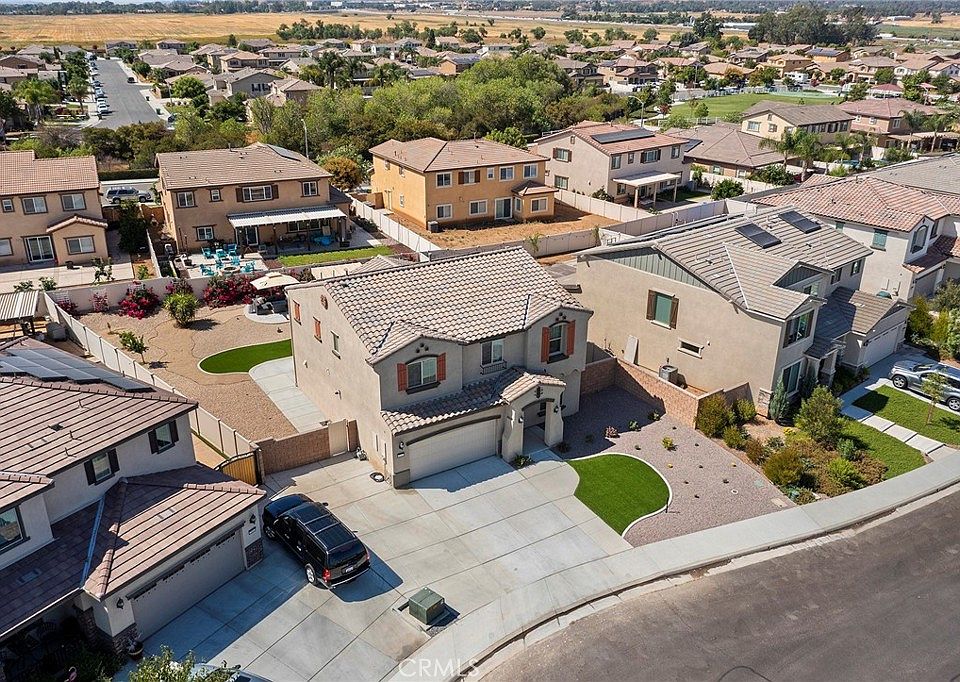 1st image of 28469 Hazel Ln