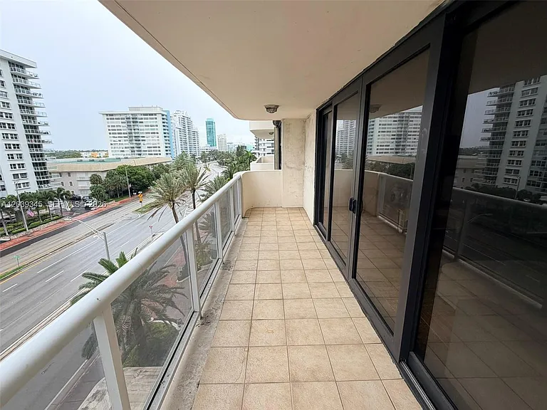 5757 Collins Ave #702 — Photo 26
