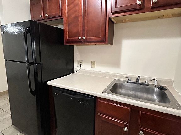 3rd image of 875 S Porter St #640-305