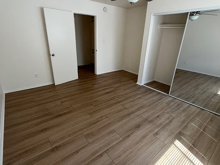 15824 Sherman Way #1 — Photo 8
