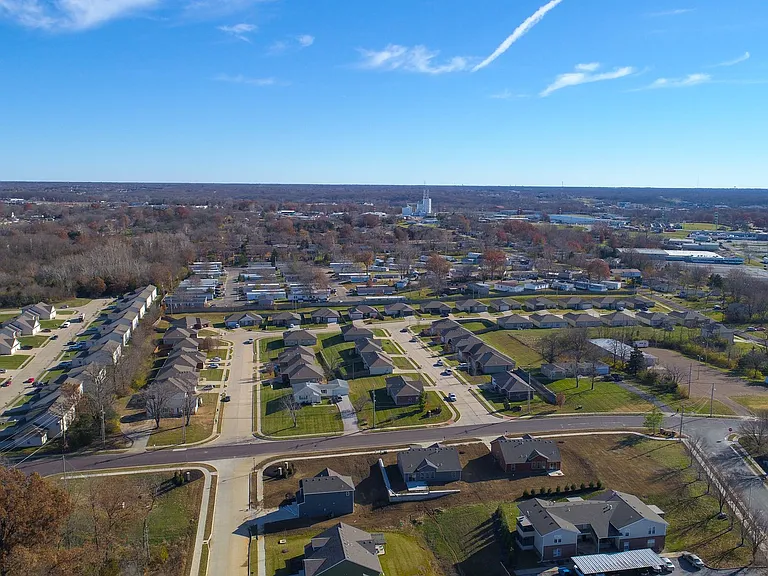 Manor Homes — Photo 133