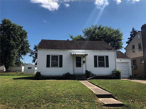 3rd image of 221 N Park Dr