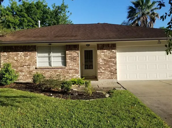 435 Woodrail Dr, Webster, TX 77598