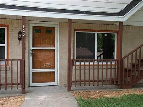 2nd image of 922 NW South Shore Dr