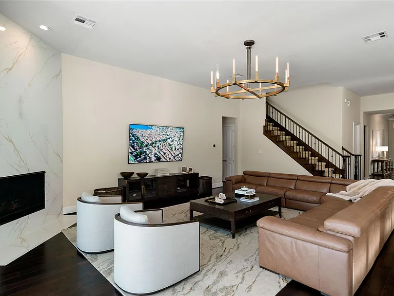 7 Valley Cottage Pl — Photo 8