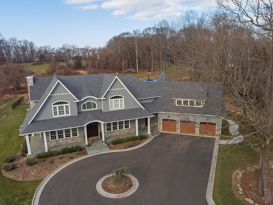 1st image of 7 Hadley Dr