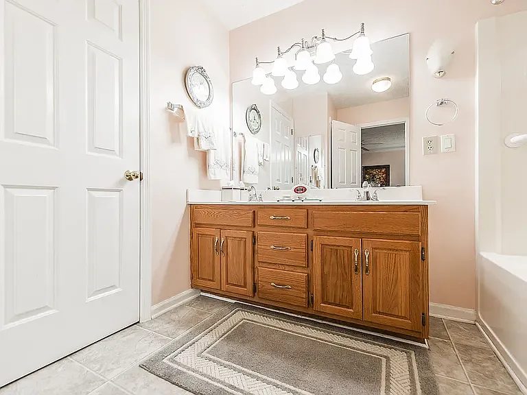 728 Jaywood Dr — Photo 18