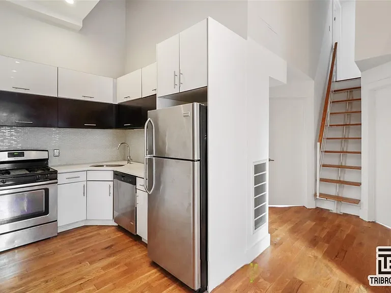 506 Warren St #2E — Photo 2