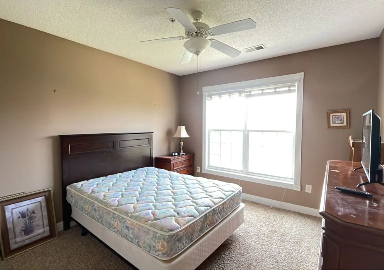 3 bedroom/2 bath furnished condo in Harbour Cove — Photo 2