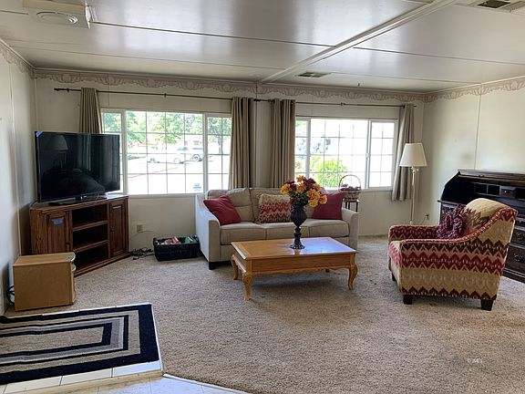 3rd image of 1448 Argyle Ln