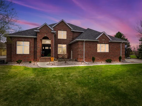 2020 Freedom St, Brookings, SD 57006