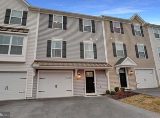 8153 Lenker Dr, Harrisburg, PA 17112
