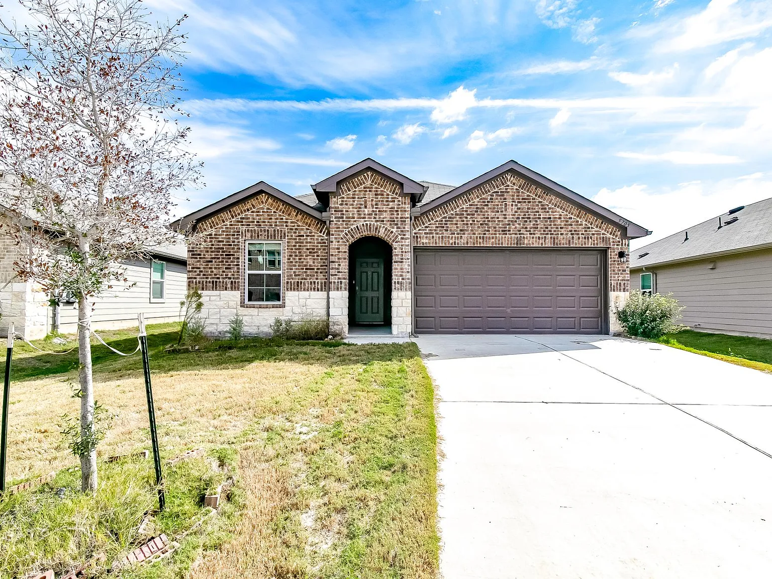 4 bed, 1832 sqft, $2,000 — Photo 1