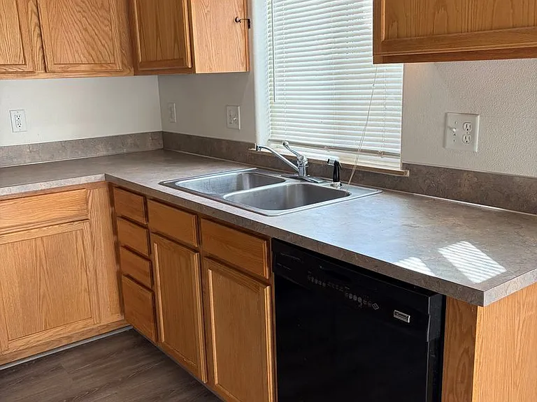 183 E Roosevelt St — Photo 17