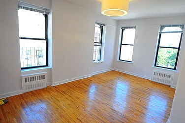 Rented by Metropolis Real Estate of Manhattan