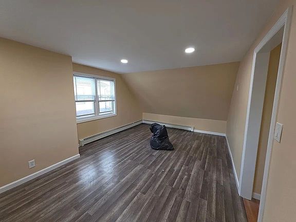 2nd image of 171 Nassau Blvd #1