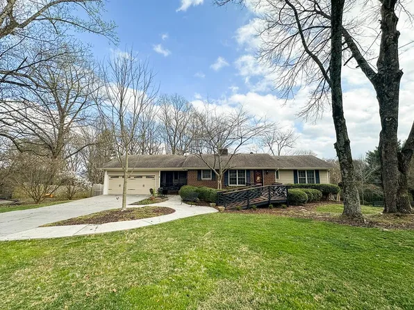 3002 E Brookhaven Cir, Dalton, GA 30720