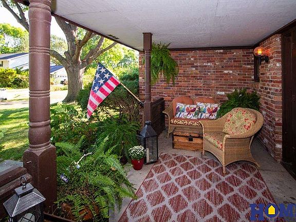 4th image of 1823 Camden Pl