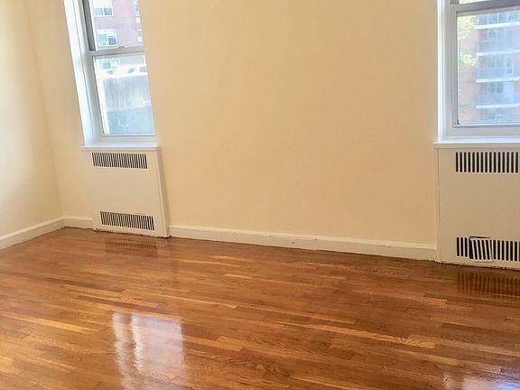 4th image of 140 Van Cortlandt Ave W APT 5C