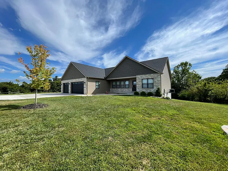 25 Gregory Michael Ln — Photo 3
