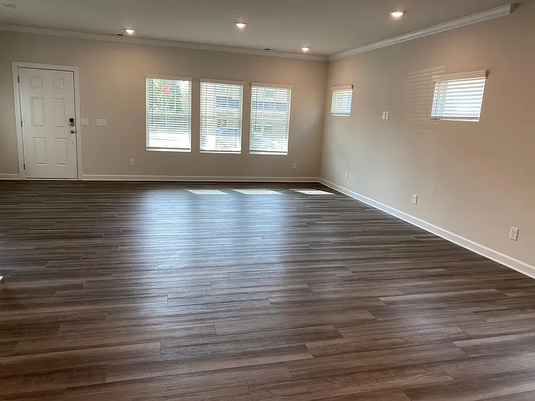 1214 Colgher St — Photo 4