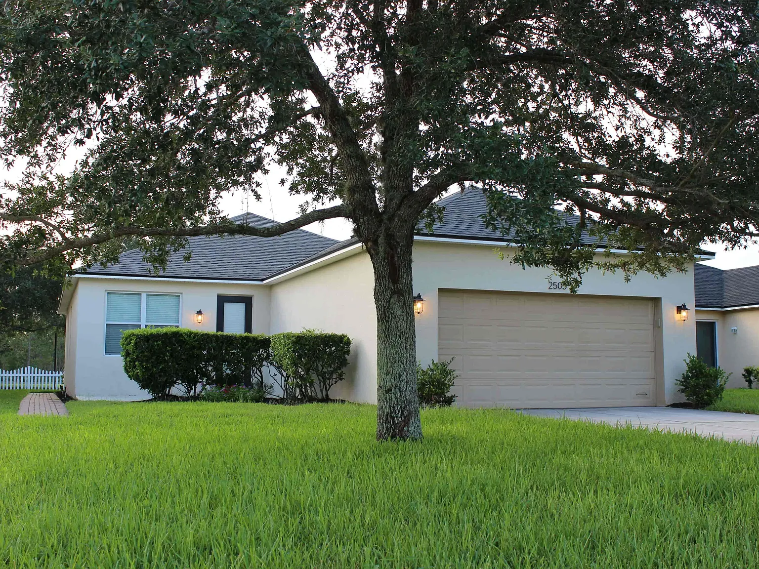 3 bed, 1709 sqft, $2,600 — Photo 2