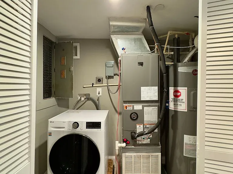 Apartment Units with In-Unit Laundry in Downtown Baltimore, MD! — Photo 42