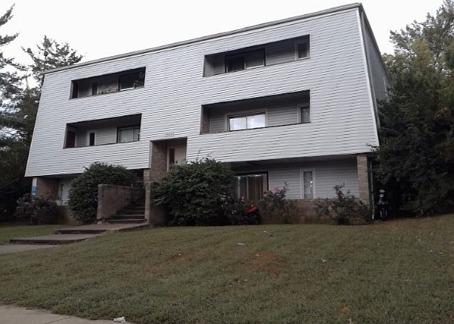 2nd image of 1904 Cambridge Dr APT 7